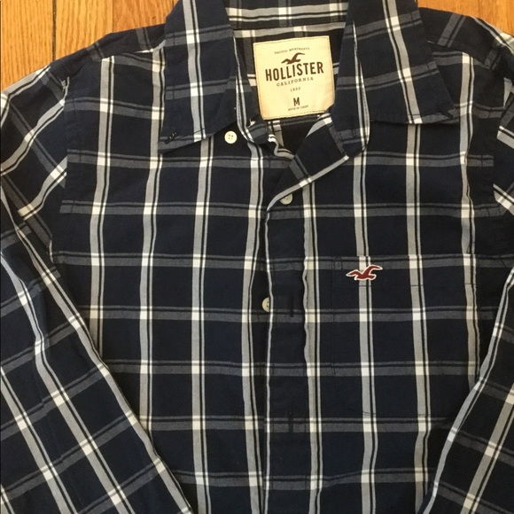 Hollister Men’s Button Down Shirt - Picture 2 of 3